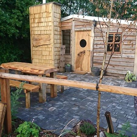 Charming 2-Bed Cabin In Sutton Coldfield Exterior photo